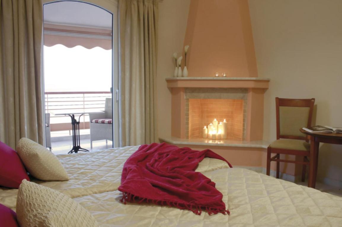 Over Sea Rooms & Villas Лутра-Едіпсу Екстер'єр фото