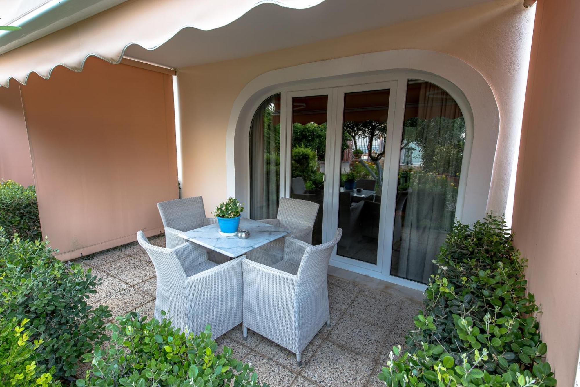 Over Sea Rooms & Villas Лутра-Едіпсу Екстер'єр фото