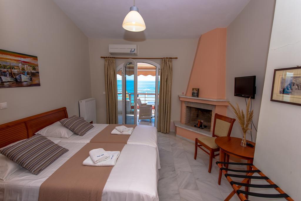 Over Sea Rooms & Villas Лутра-Едіпсу Екстер'єр фото